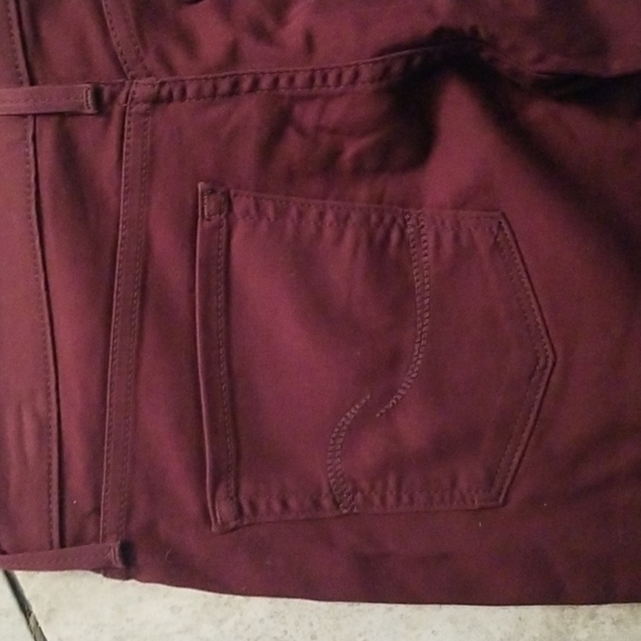 LEVI STRAUSS & Co Signature brand jeans. - Picture 9 of 16